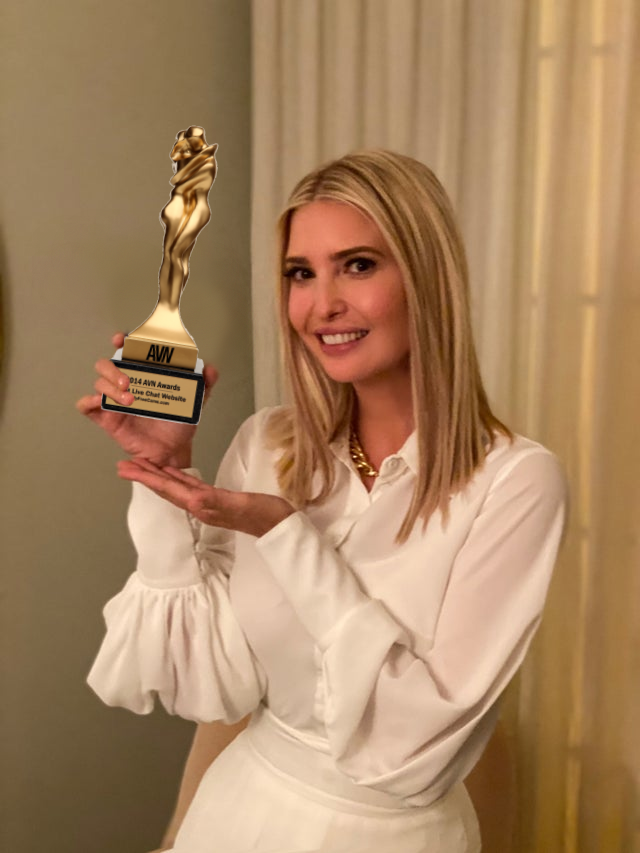 IvankaHolds's tweet photo. The 2014 @avnawards for Best Live Chat Website (won by @MyFreeCams) https://t.co/ri0CkathEU