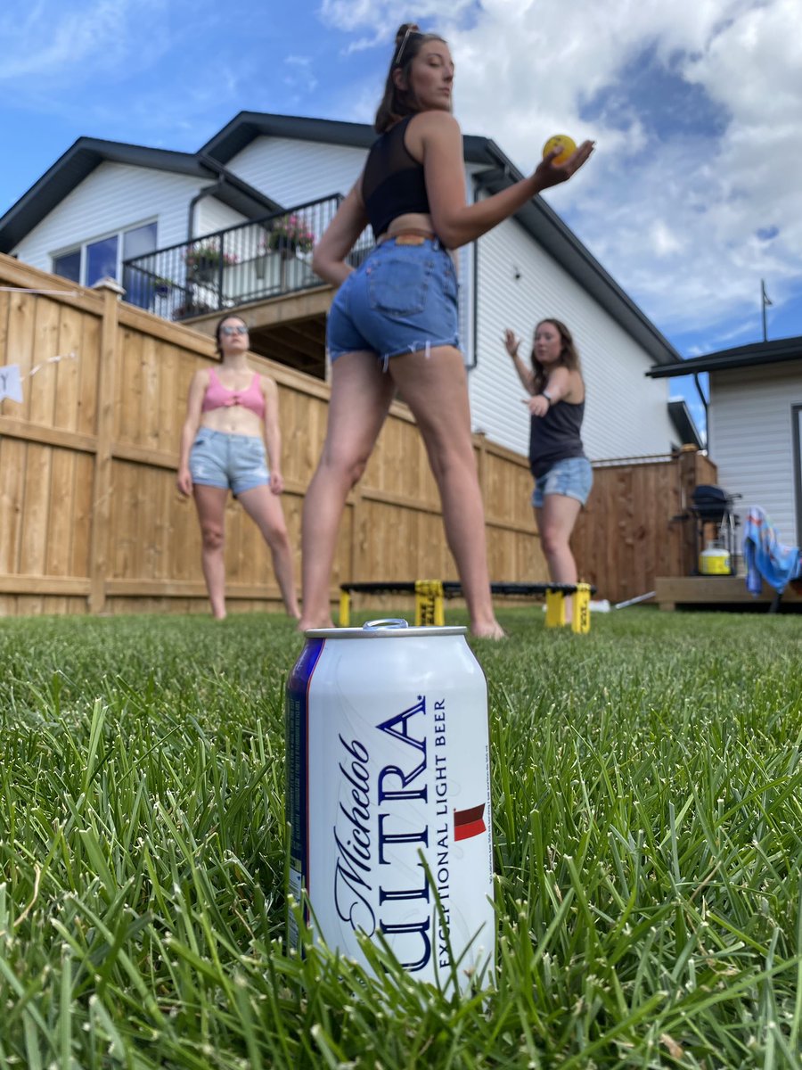 PoppaOops's tweet photo. Time to rebrand @MichelobULTRA https://t.co/SViNkDmXC2