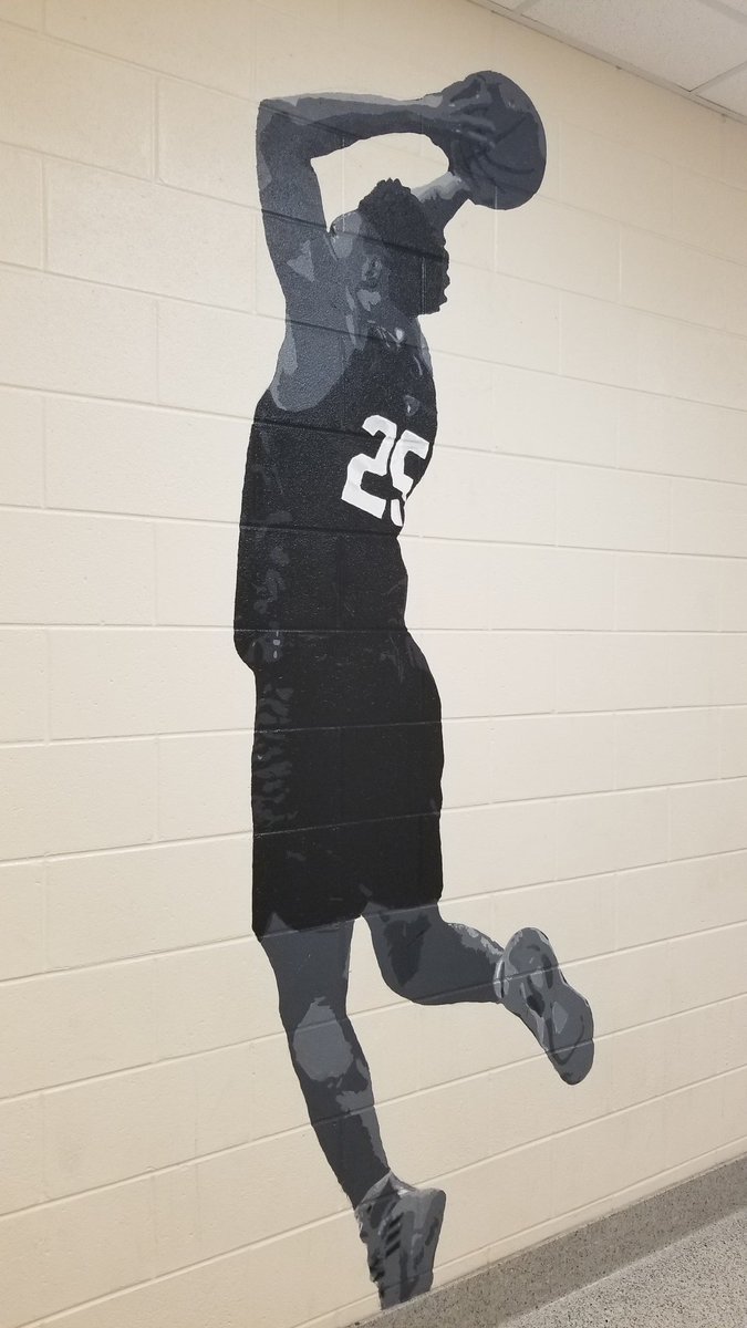 This is what loyalty, blood, sweat and tears buys you. This is playing for your community, neighbors and classmates. You don't earn this bouncing from place to place. Play for YOUR school and you'll ALWAYS have a home <a href="/NickFarrar15/">Nick Farrar</a> #AlwaysAPatriot