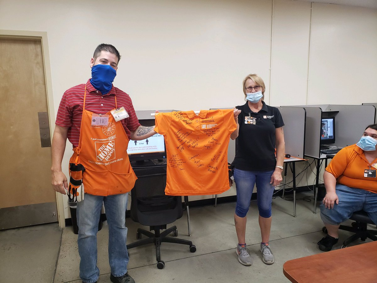 HdeshazoHeidi's tweet photo. We are going to be loosing a great guy, at Inverness and Eastwood is gaining him ,we wish you good Luck Matt you will be missed and thank you for all u done. This MET SHIRT IS A ONE OF A KIND JUST FOR YOU , hope you didn’t get a sugar rush lol 😂 and 6’ apart https://t.co/NasGu3TpCJ