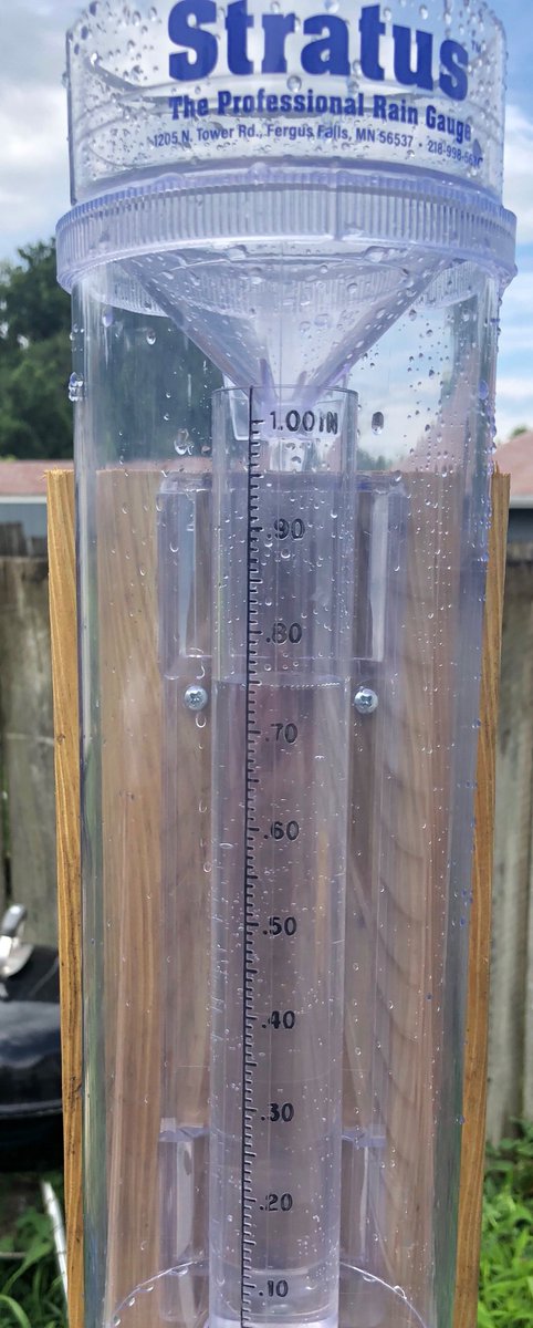 CrookyT1's tweet photo. The storm moved in around 9:45PM last night. Pics captured by my son @SethCrookWP The rain moved out earlier this aft. Total of .075 Oskaloosa area.

#IAwx
@WHOWeather
@EdWilsonWX13HD
@JeriannWX
@BrettMcWx
@WXMegs
@AmberAwx
@NWSDesMoines
@IAStormChasing
@StormHour
@WeatherNation https://t.co/Y9H9PLV0TT