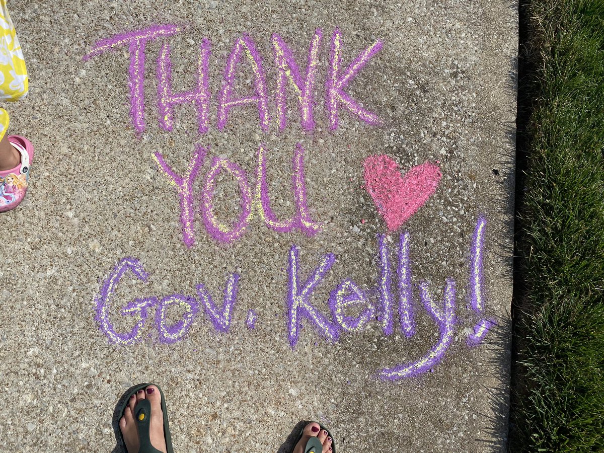 Prairie512Teach's tweet photo. @GovLauraKelly Thank you for keeping my child with asthma, my parents, my in-laws, my students and I safe. Signed, one Thankful KS Teacher https://t.co/O65F2E7c1D