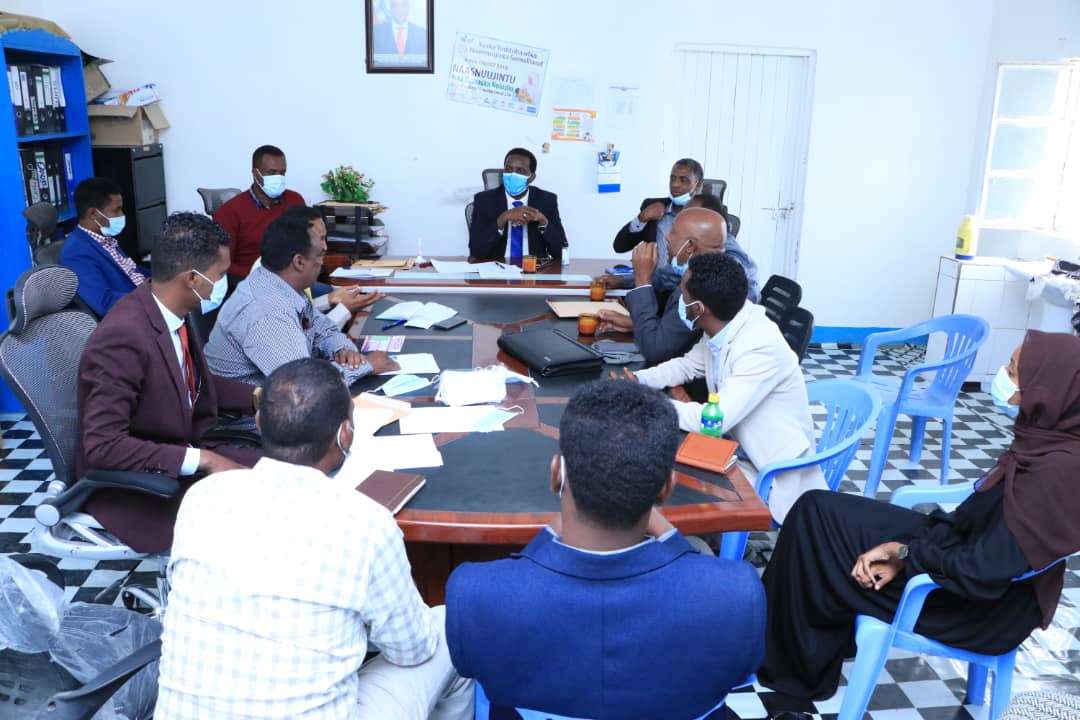 OmarAmoud's tweet photo. For the past several days days myself and senior #Somaliland MoHD staff are travelling to different regions #Togdheer #Sool #Sanaag to meet our  healthcare staff to oversee achievements and challenges in healthcare service delivery. 
We are committed to improve  health services https://t.co/X3fECv7wIl