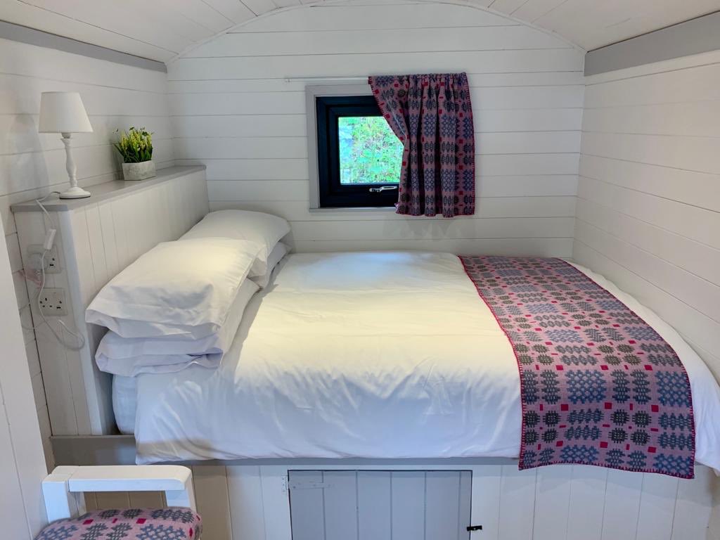melinwern's tweet photo. We are taking bookings now for our new luxury shepherds hut. Call 01545580221 or email info@wernmillcaravanpark.co.uk 
Pls RT @visitceredigion @coastalliving @WalesCoastPath @CeredigionCoast @DCeredigion @VisitCambMtns @DiscoverCymru @VisitWalesBiz @VisitMidWales @visitwales🏴󠁧󠁢󠁷󠁬󠁳󠁿📞 https://t.co/8jtHvn1pOj