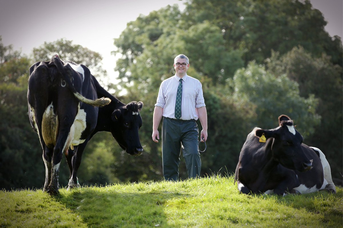 simondocvet's tweet photo. I am excited, humbled & honoured to have heard that I have been awarded the Diploma of Fellowship for Meritorious Contributions to the Profession by @theRCVS; an opportunity to thank everyone who has supported my journey over 25yrs as student & vet #OneVeterinaryCommunity #FRCVS https://t.co/np7KH86poT
