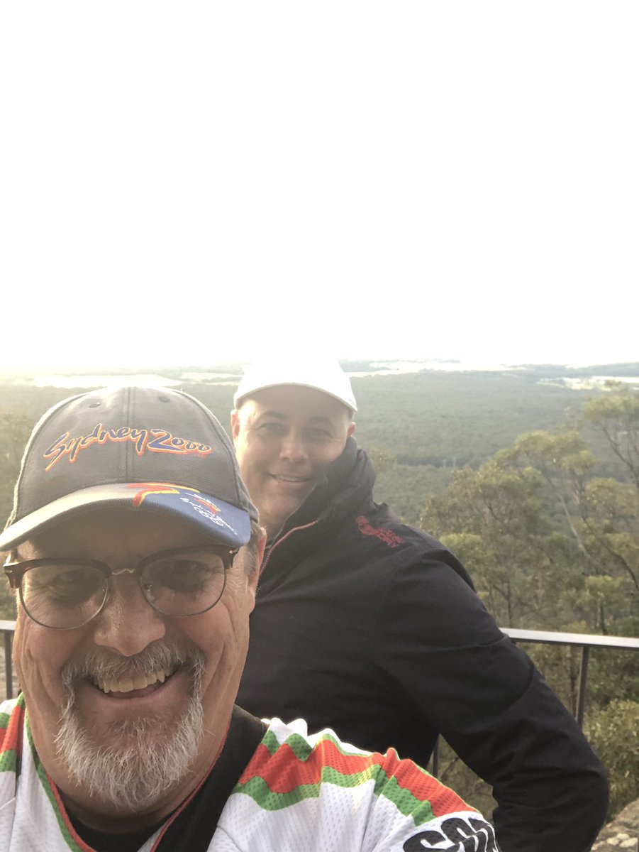 Newy Traveller tweet media