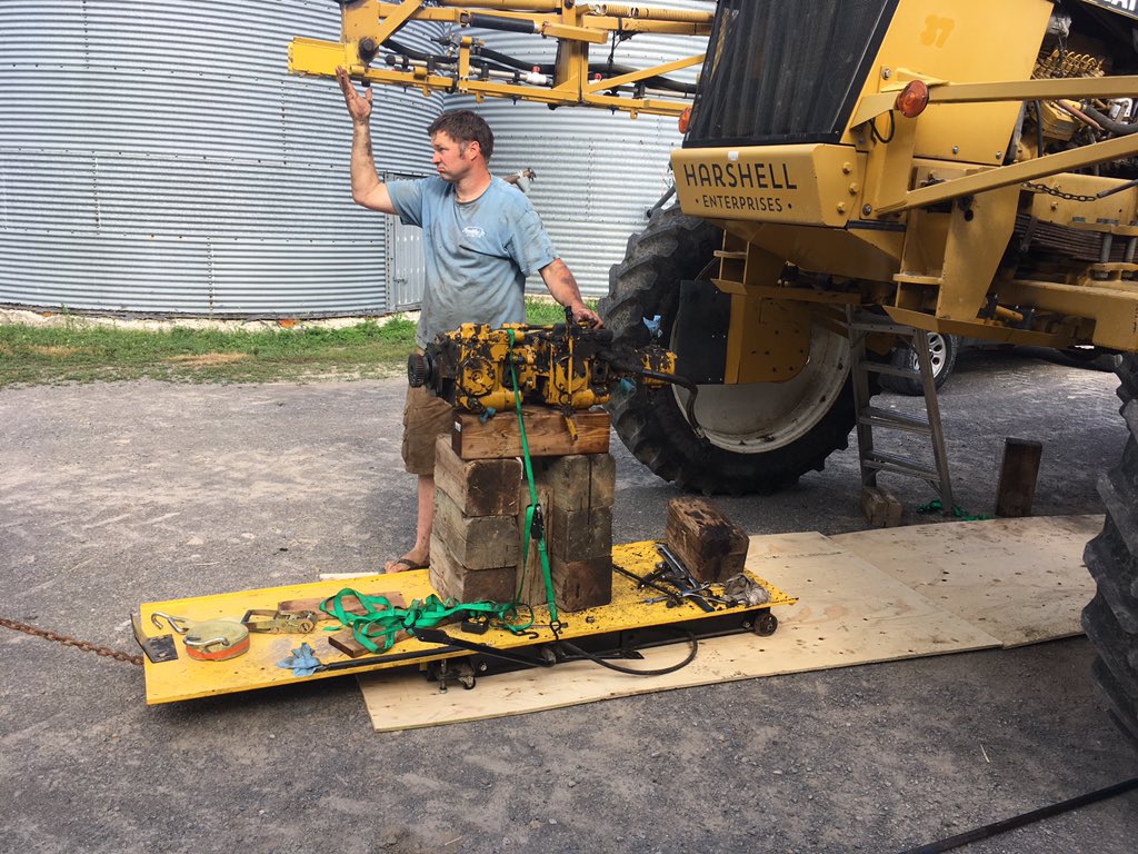McphailShelley's tweet photo. Another profitable looking day at Harshell 😩Big thanks to @ThomWesley for helping @HaroldMcphail on the second day of this job because my muscles just weren’t up to the task #Rogator #HydrostaticPump #RepairPhotographer #OntAg #SafetyFirst #FamilyHelpingFamilyRepairServices https://t.co/qpEXYektku