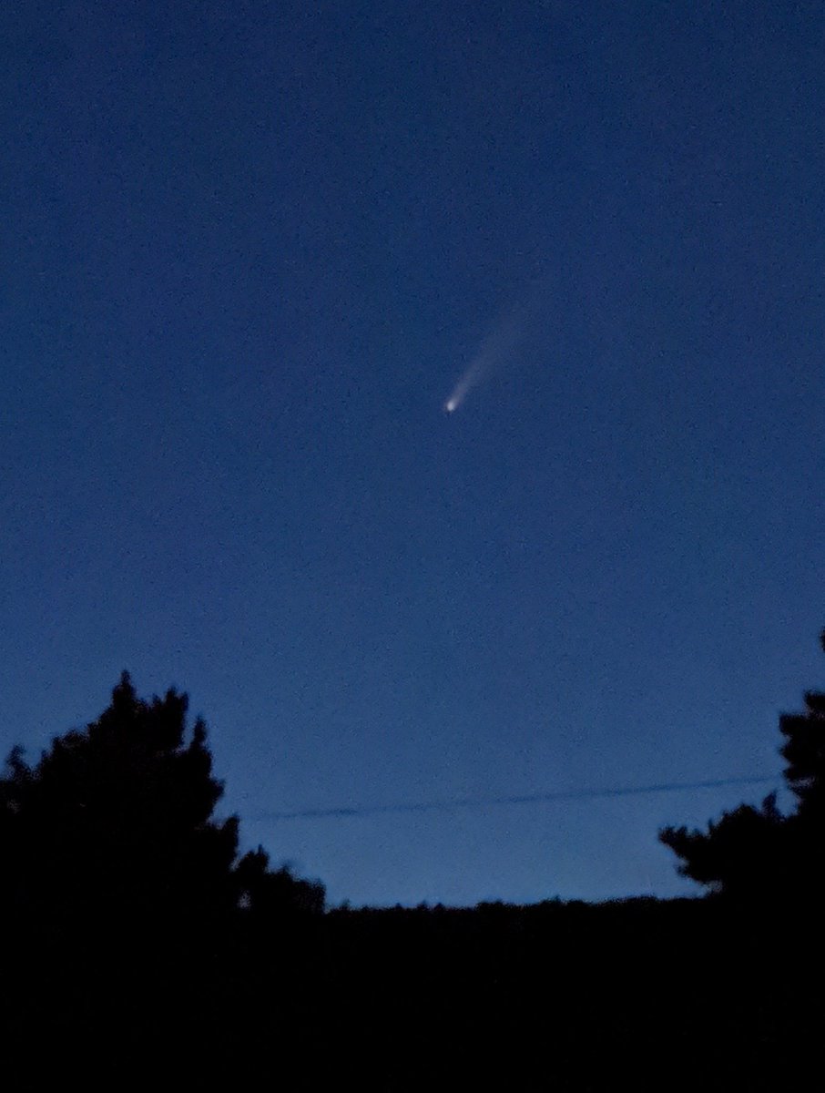 stephentcluff's tweet photo. I got to see #cometNEOWISE last night! Clear skies in Oregon made for some ideal viewing conditions. https://t.co/USRj5BPHfy