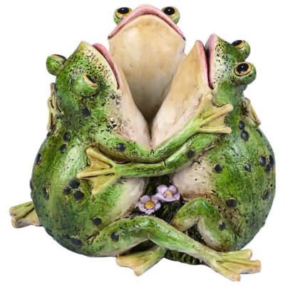 jennifer lawrence, josh hutcherson and liam hemsworth as frogs🐸
(a very necessary thread)