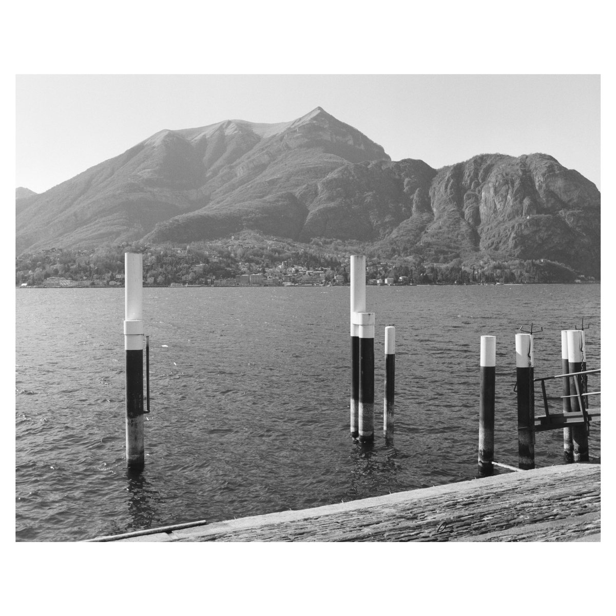 oslenave's tweet image. some b&amp;amp;w from lake como, italy in 2019