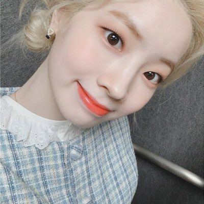 #NovaFotoDoPerfil

Muito linda e incrível,pra ficar chorando pelos outros. VOLTEI!