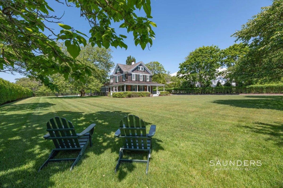 HamptonsHot's tweet photo. It's not too late to nab a Hamptons summer rental! The Hamptons are hotter than ever!
https://t.co/y5DShmj3f3  @GaryDePersia @KieranBrew @AimeeFMartin https://t.co/bSRK4z8Bxx