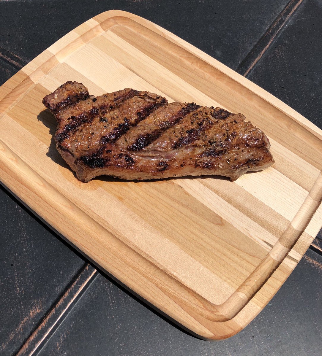 cottagebutcher's tweet photo. The steaks are high...don’t mess up lunch with anything but a Certified Angus Striploin, aged 40 days. Nothing but the best from TCB. 🥩💯⠀
⠀
#whatthebutchereats #striploin #certifiedangus #bala #whatsforlunch #shopbala #muskoka #shopmuskoka #shoplocal #thecottagebutcher https://t.co/gjXof42oBM