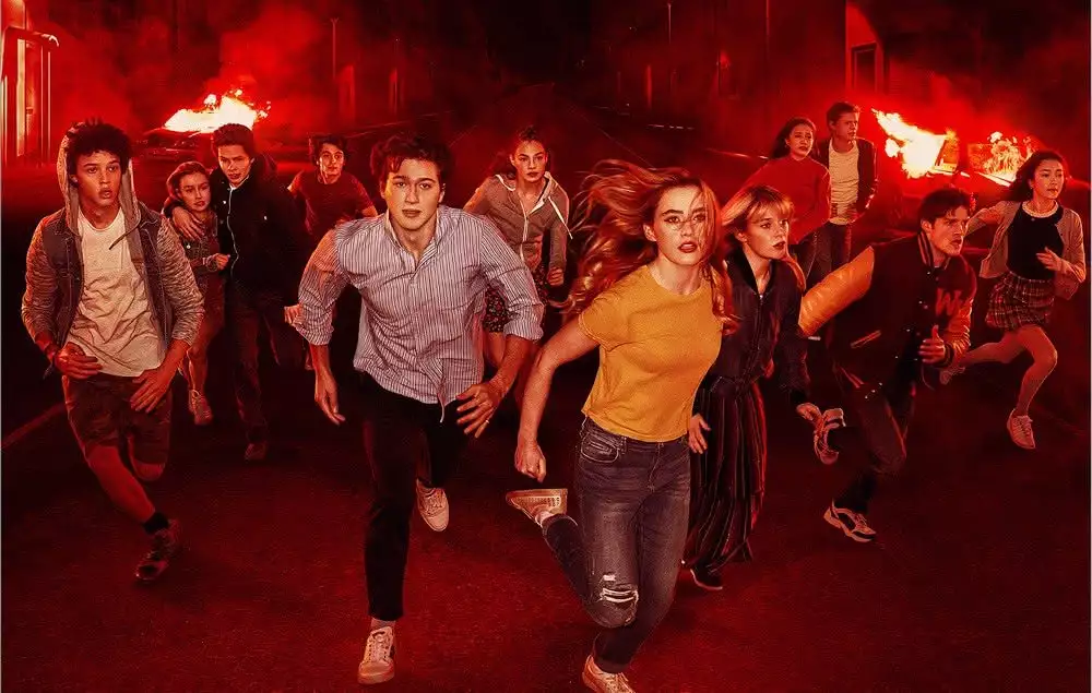 seriesemcena's tweet photo. Outer Banks, The Vampire Diaries, American Horror Story, Eu Nunca…, The Society e Manifest estão no #SECHot50Chart, que mede a popularidade de uma série no Brasil durante a semana. 

Confira a posição delas e o TOP 50 completo: https://t.co/JkOb7g62lX https://t.co/Zh0zI8VYOb
