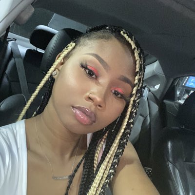 Vlogbybri's tweet photo. #NewProfilePic https://t.co/jaruTEXSle