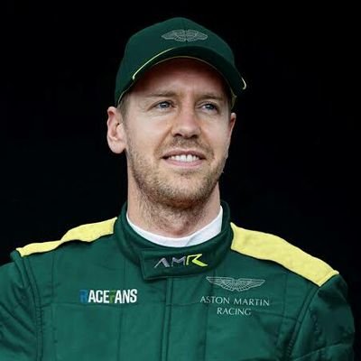Vettel en #AstonMartin? 🤔🤔🤔🤔