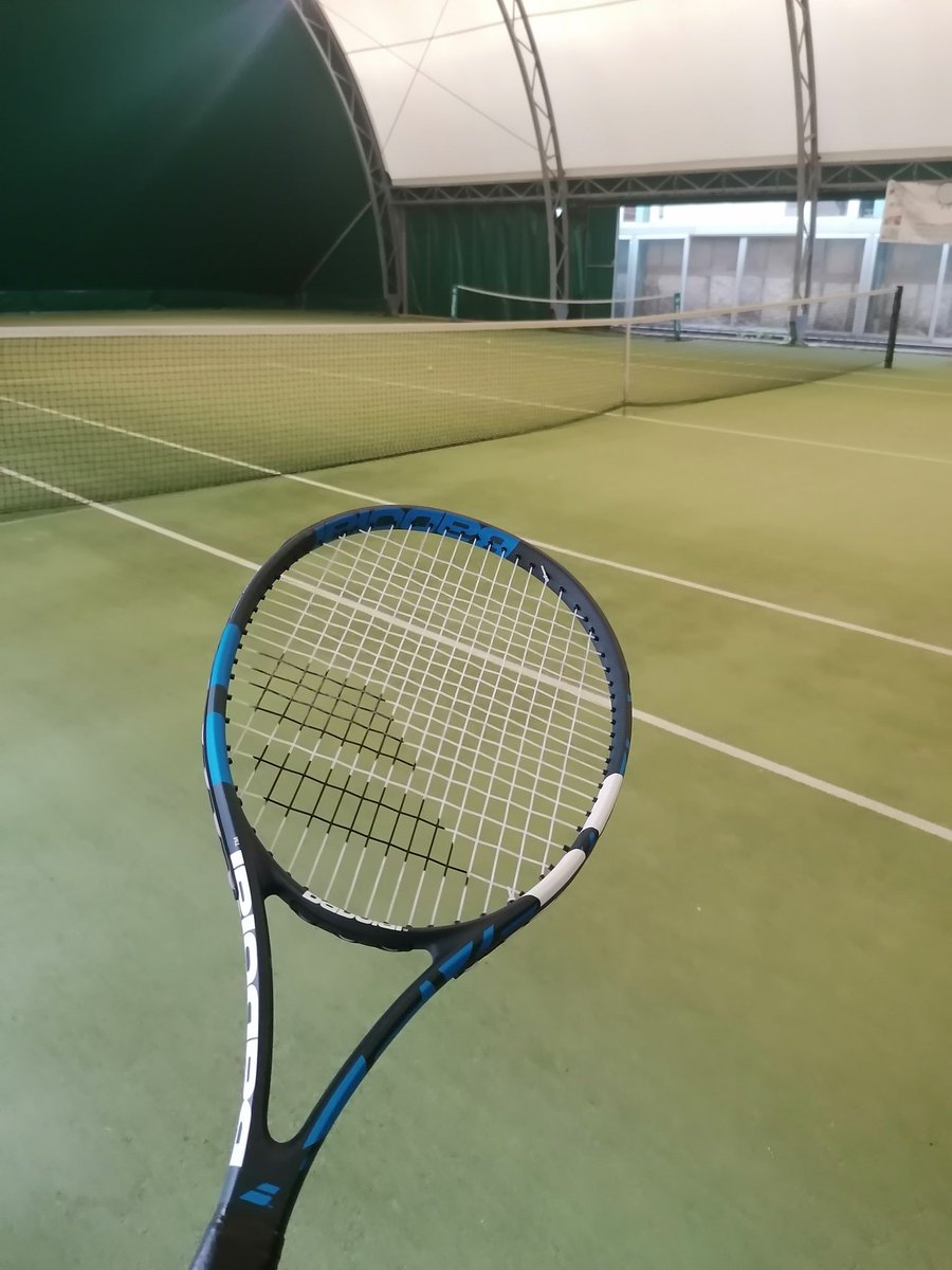 nankuraisa84's tweet photo. #tennis #summerindacity #Milano
O per lo meno mi alleno a prendere a pallettate gli stronzi/le stronze https://t.co/7GouLmoWyV