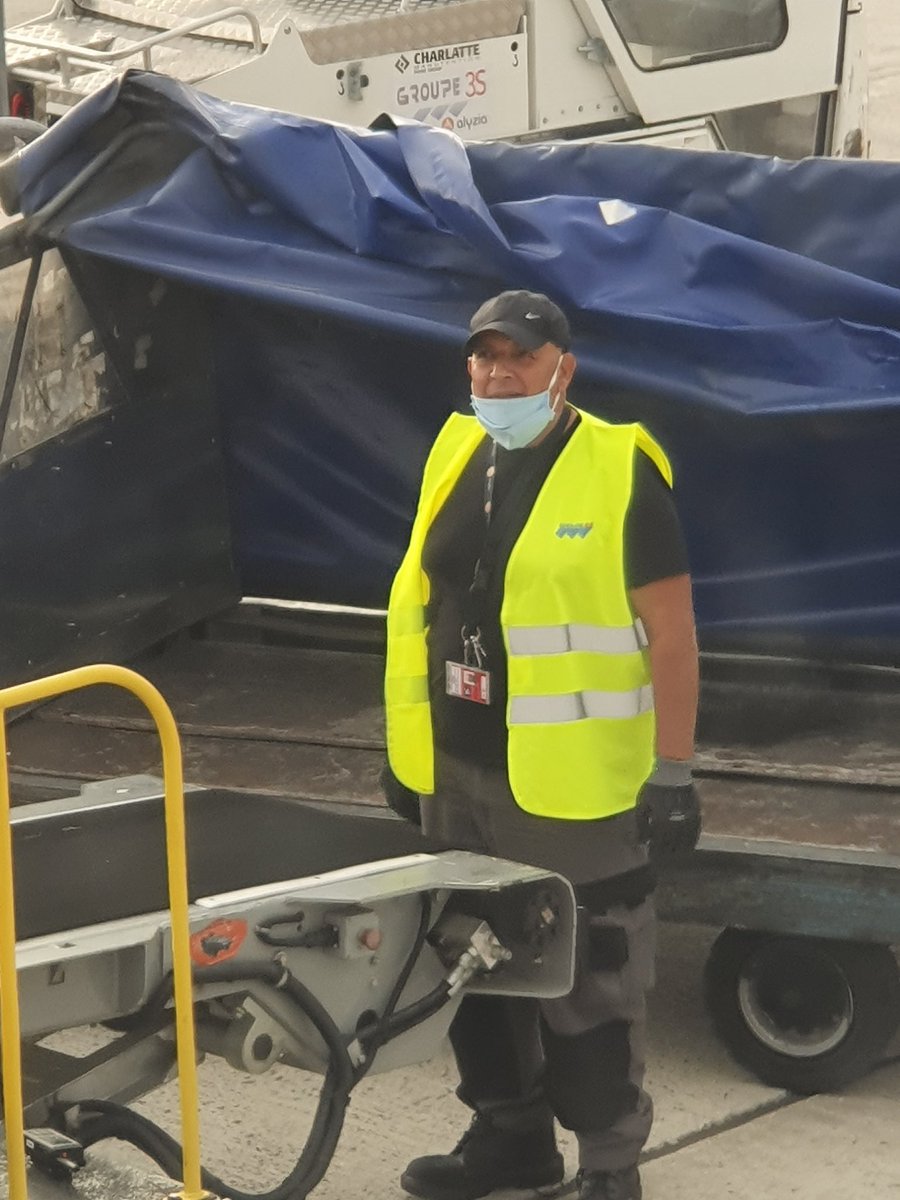 101warby's tweet photo. . @airfrance if your baggage men are supposed to be masked up while they're labouring and breathing on our luggage, it's not working! https://t.co/QGq58O9nLo