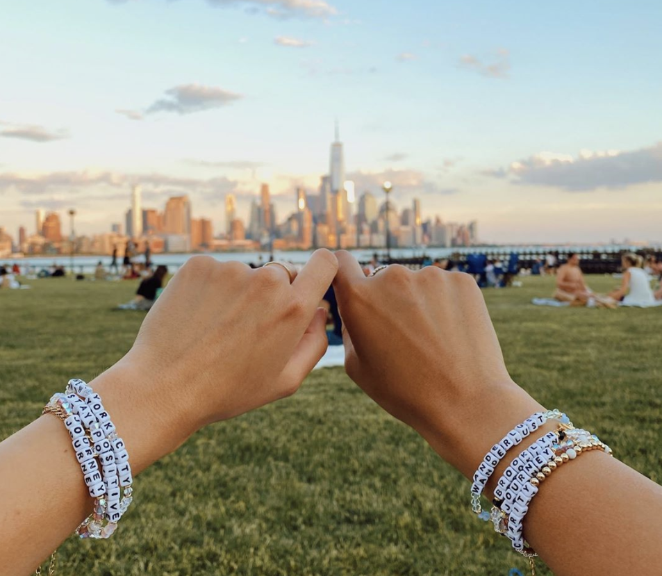 A little bling, a big thing - mailchi.mp/ba95f33af39f/t…
📸: @littlewordsproject