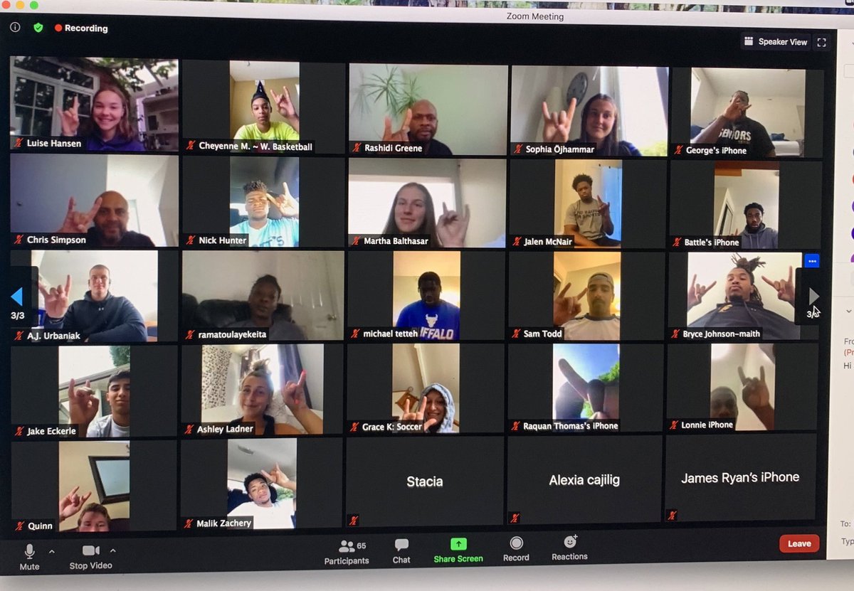 UBAthletics's tweet photo. Great session today with our newest Bulls talking compliance, social media do’s &amp; don’ts and interviewing skills as a part of @UBBullsAdvising 2020 FAST Class! 

We all have our 🤘&amp; are looking forward to the upcoming year! 

#UBhornsUP | #UBuffalo https://t.co/GBi9tS8cHR