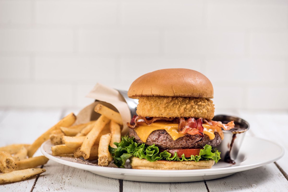 bemusedbackpack's tweet photo. #ad Looking forward to getting the biggest burger I can on Friday at the .@HardRockCafeMCR with @Allergic_Foodie! First time properly eating out since lockdown and so happy to be getting out again safely with their safe and sound protocol! #LegendsOnly #HardRockPartner https://t.co/CjY9ojVxb9