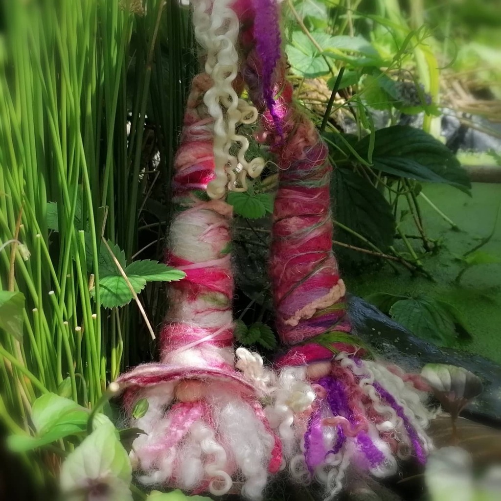 gnomes4yrhomes's tweet photo. These two guys have made it to my shop.
.
We have Cicel of the Sweet Peas #gnome and Floyd of the Fuchsias Gnome.
.
🍄Cecil’s hat is a blend of white alpaca; fuchsia nettle fibre; white soya fibre; green, soft pink and light purple merino wool; light … https://t.co/qYjTil9xuy https://t.co/dWMI1Xtj4s