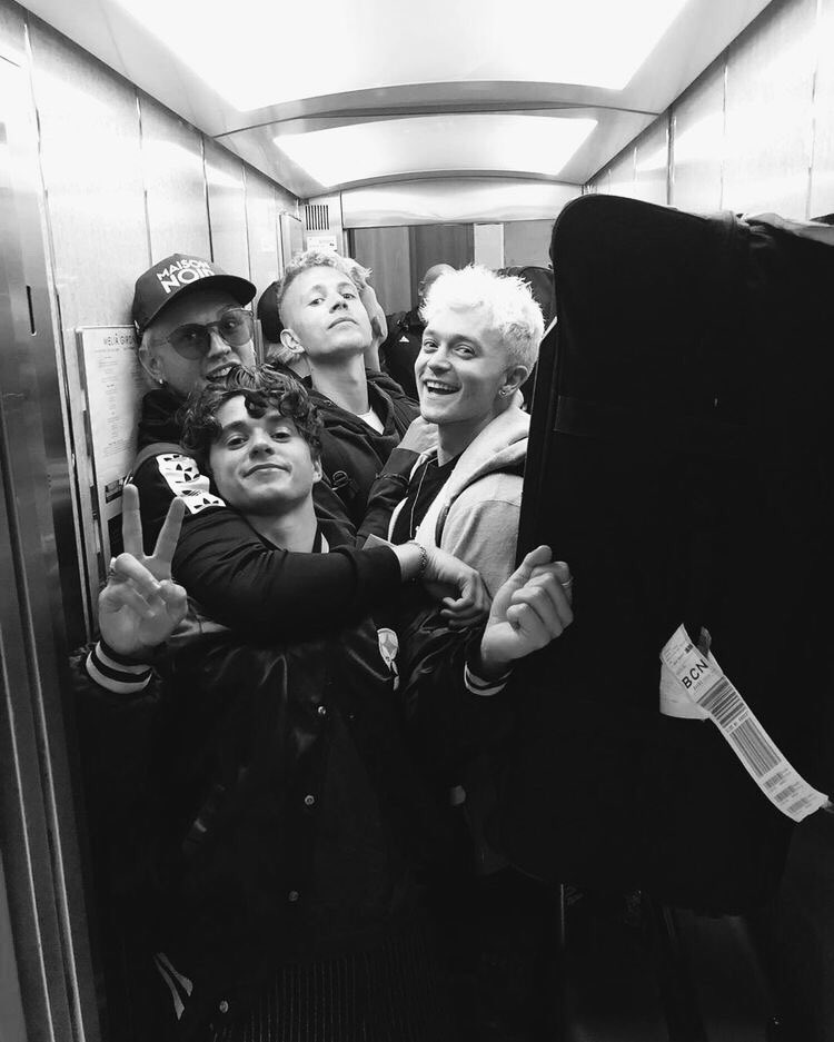 mx_thevamps's tweet photo. Lo que tu canción favorita de “The Vamps” dice sobre ti... 

(Gracias a @mx_nhc por la idea 🤗) https://t.co/sZI5eZneke