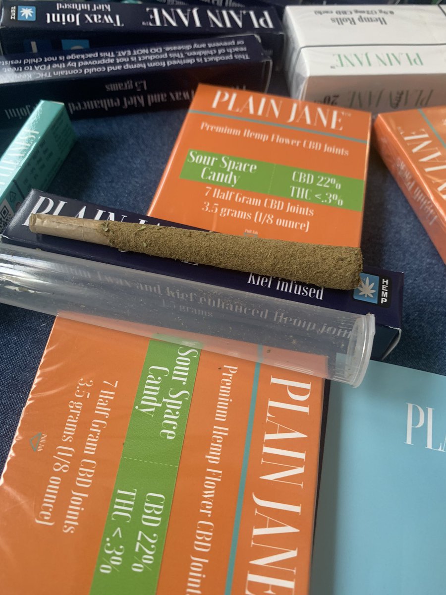 TryToxBox's tweet photo. If you haven’t ordered a subscription box yet, you’re missing out. #trytoxbox #toxbox #CannabisCommunity #Mmemberville #cbdjoint #cbd #WednesdayVibes https://t.co/QcOGg7H5vq