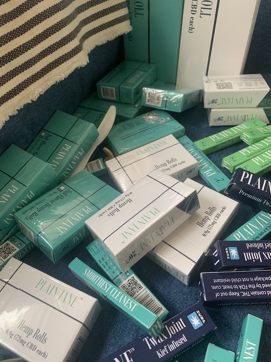 TryToxBox's tweet photo. If you haven’t ordered a subscription box yet, you’re missing out. #trytoxbox #toxbox #CannabisCommunity #Mmemberville #cbdjoint #cbd #WednesdayVibes https://t.co/QcOGg7H5vq