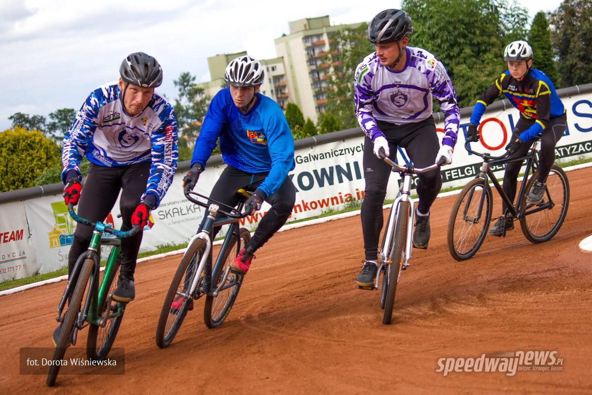 CSSuperliga's tweet photo. Na @speedwaynews_pl znajdziecie fotorelację z meczu #SWIOST [link w komentarzu] ;) https://t.co/rXJlQOmhge
