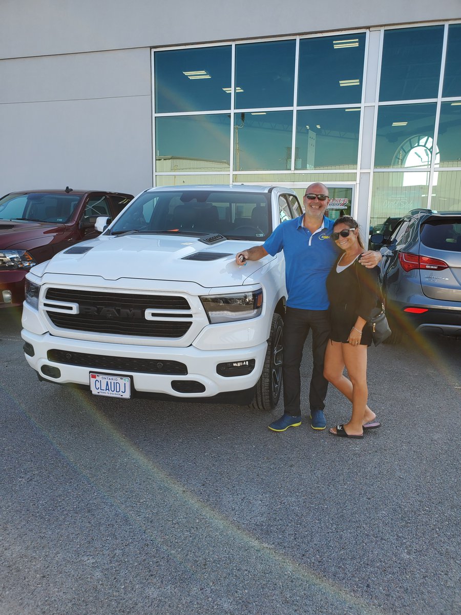FraserChrysler's tweet photo. Congratulations to our amazing clients on the purchase of their new #dodge #jeep #ram #caravan #wrangler Thank you for choosing #teamfraser #oshawa #fraserchrysler https://t.co/4lYuf9Qhg0