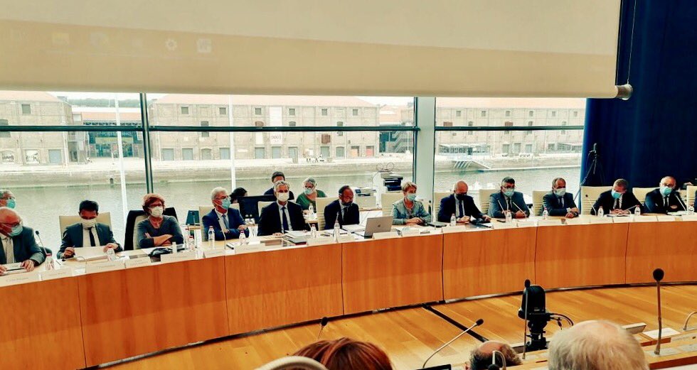 Merci aux élus de <a href="/LeHavreMetro/">Le Havre Seine Métropole</a> pour la confiance et l'honneur qu'ils m'ont faits en m'élisant 1er vice-président sur la proposition d'<a href="/EPhilippe_LH/">Edouard Philippe</a>