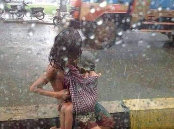 mab_priya's tweet photo. बेहतर है #मौत जो फिर भी #कफन देती हैं
#जिंदगी का बस च��े तो कपड़े भी उतार लें.😔 https://t.co/7ngFeLMLgn