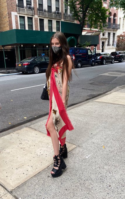 Left the house in nothing but a Gucci scarf. Oops! https://t.co/EERw0rFIt4