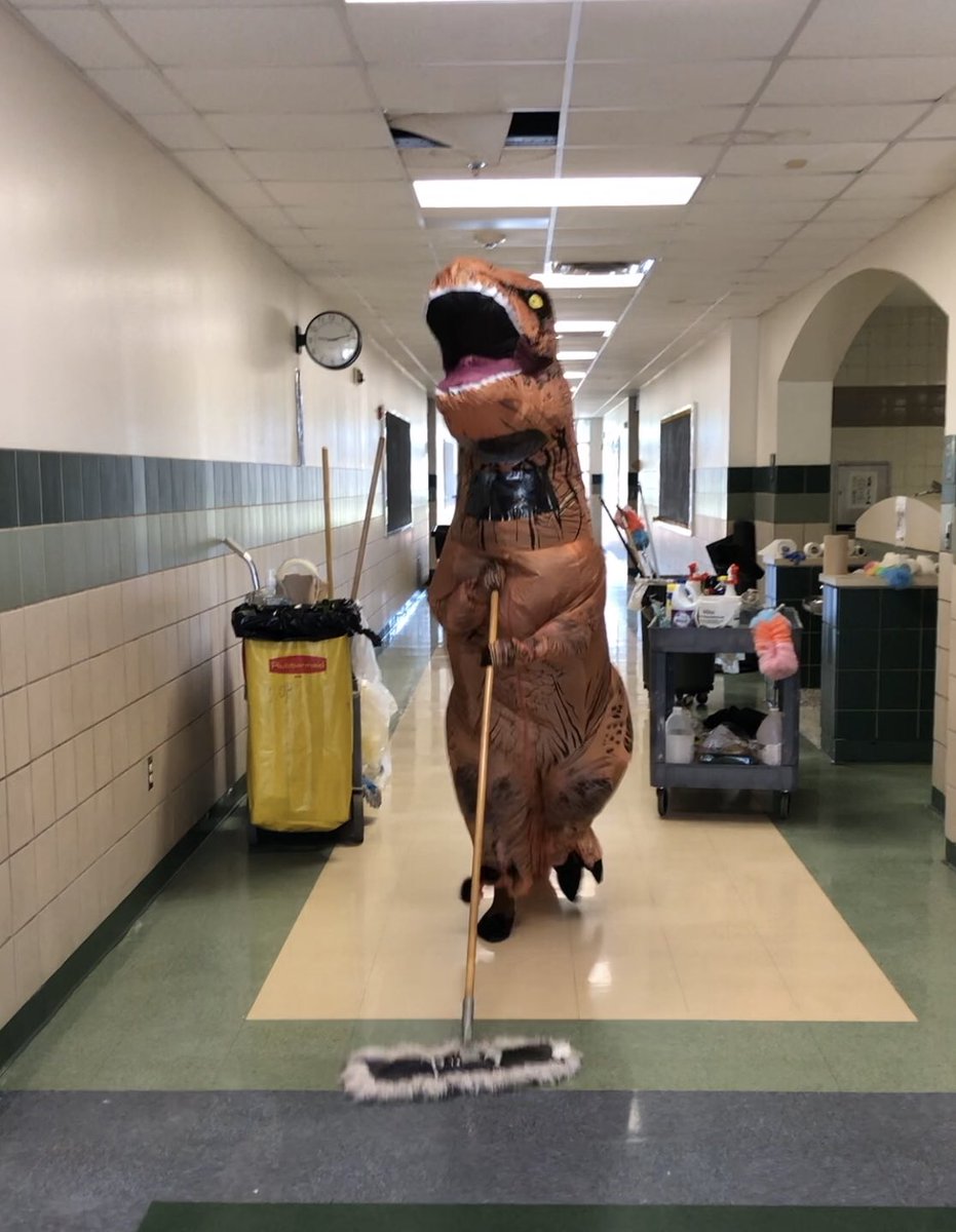 Pearson_Ponies's tweet photo. Getting ready for Pearson Ponies!!!! No time to rest!!!!Protective gear ✅ Clean building ✅ Sanitation protocols✅.... LET’S do THIS!! #PearsonPride🔴⚫️⚪️ https://t.co/fyKmmWt4FF