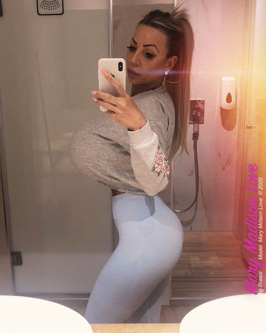 🌸G🏀🏀d evening everyone 🤗 #niceday #pictureoftheday #glamourstyle #gymtime https://t.co/OSie7yfdaE<a href="/tag/niceday"class="tags">#niceday</a><a href="/tag/pictureoftheday"class="tags">#pictureoftheday</a><a href="/tag/gymtime"class="tags"><span>#gymtime</span></a><a href="/tag/glamourstyle"class="tags"><span>#glamourstyle</span></a>