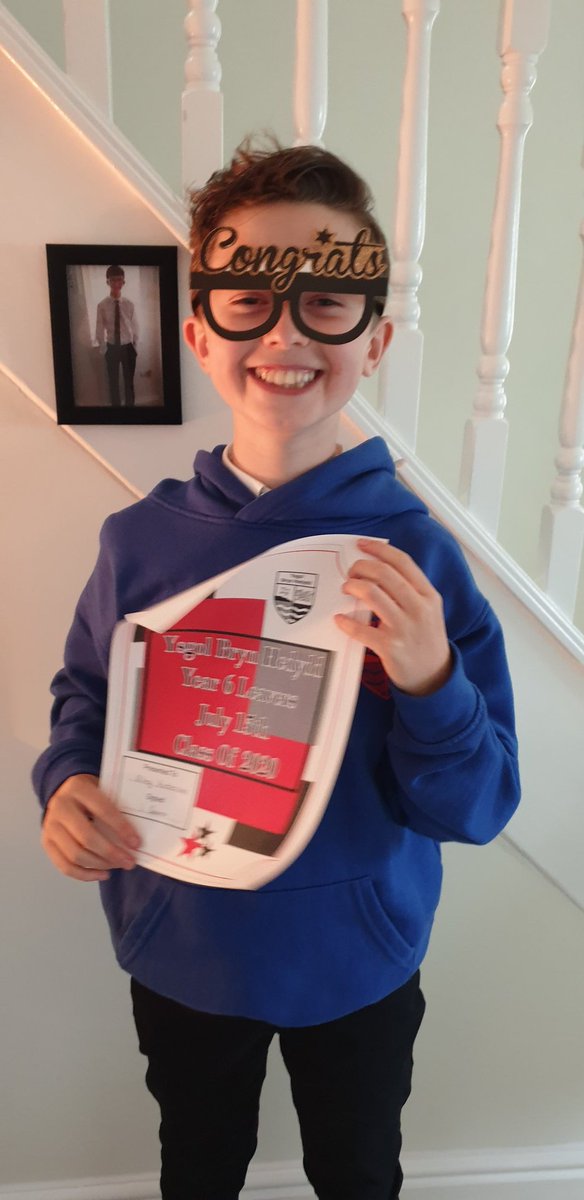 pinkedge04's tweet photo. @ysgolbrynhedydd I would like to thank all the teachers and everyone involved in the #year6 leavers drive by graduation. I'm so glad given the circumstances something like this happened for them to remember and memories to keep foreverππ»
#YBH #6CJ https://t.co/sILfTo01y8