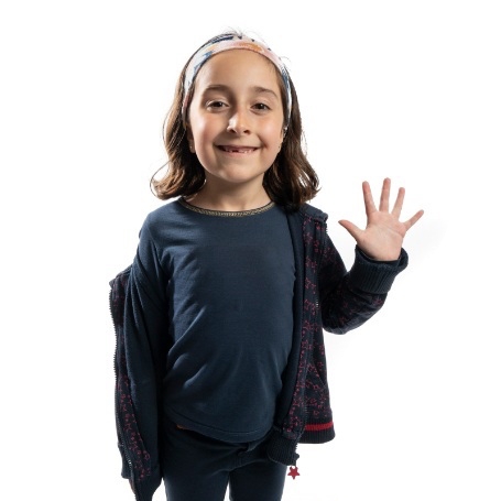 RI_Waves's tweet photo. “I wave to make sure that it’s safe to cross the street.” – Marina.

https://t.co/9B11Bfz7xf 
#stoplookwave #riwaves #dothewave

@aaanortheast @ridotnews @RIPTA_RI @nhtsagov #atssa https://t.co/ZC7FlaCVGp