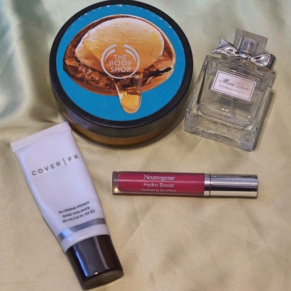canvasofaface's tweet photo. #projectpan update! Follow the link to see what I've finished and panned and what I've decided to roll in!-->  https://t.co/1FDEbGx5WE #makeup #beauty #makeupblog #makeupblogger #beautyblog #beautyblogger #projectpan2020 #projectpanupdate https://t.co/FjZZhZWNga