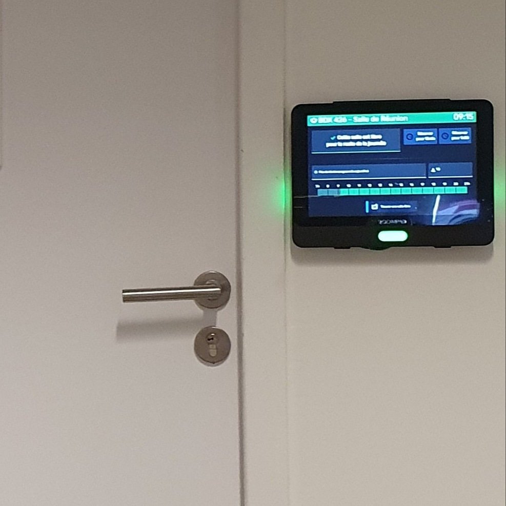 ontech34's tweet photo. Toc Toc Toc c'est encore nous...chez Kedge Marseille pour l'installation de room-pads !!!🤩👏
#affichagedynamique #Roompad #kedgemarseille https://t.co/CdjbMT6hXW