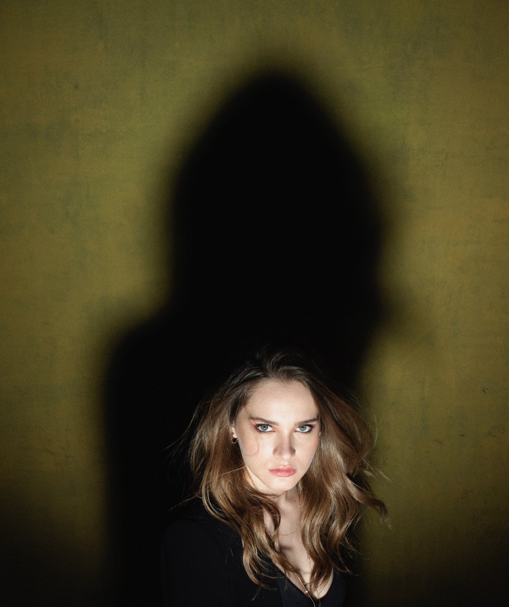 muhsinakgunofcl's tweet photo. #MirayDaner 
İstanbul 2020
©Muhsin Akgün 

#muhsinakgün
#muhsinakgünstüdyo https://t.co/ybmUzeLeXI