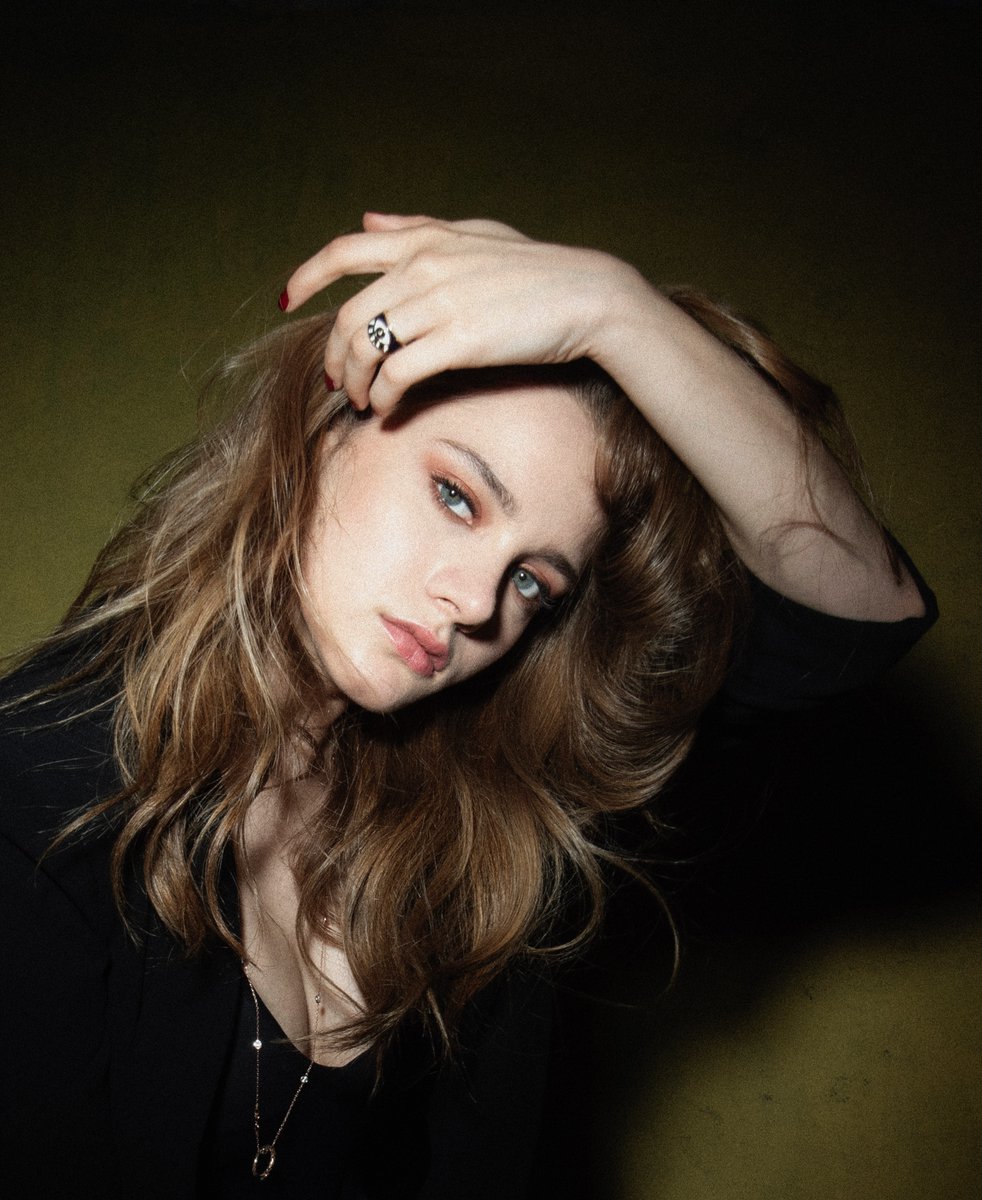 muhsinakgunofcl's tweet photo. #MirayDaner 
İstanbul 2020
©Muhsin Akgün 

#muhsinakgün
#muhsinakgünstüdyo https://t.co/ybmUzeLeXI