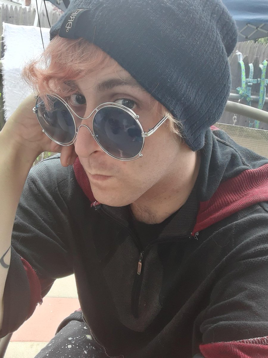 partywantedpod's tweet photo. Meet our #PlayerThree, @ZandyrWolfVA !! They're the dude behind the production of theAdventure Zone Fan Dub on YouTube, and now they'll be taking up the mantle of Fern, our Eladrin Druid! Tune into #PartyWanted set to air August 1st on our YouTube Channel! https://t.co/rRPEbwbNh3