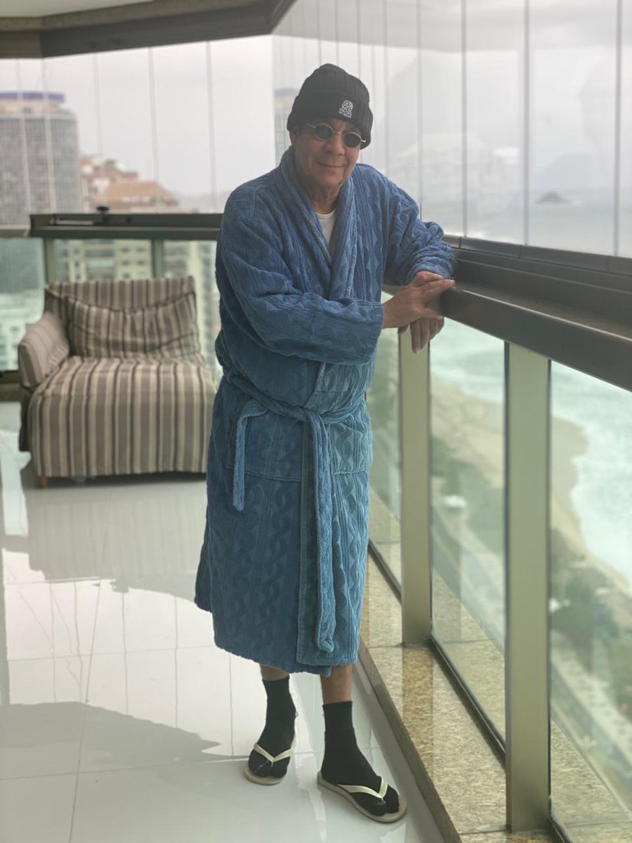 zecapagodinho's tweet photo. Look do dia! 😎🤣❄️ https://t.co/XTjDxXiiW1