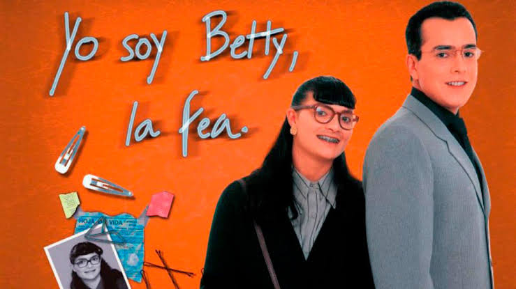 MsNoticiasOf's tweet photo. ¡LA SUERTE DE LA FEA!

#BettyLaFea sigue mantiendo sus niveles de audiencia y tuvo un ligero incremento.

En su primera hora logró promediar 1.2M (4.9pts) y en su 2da hora, 1.2M (4.9pts). https://t.co/Am2ATC2M48