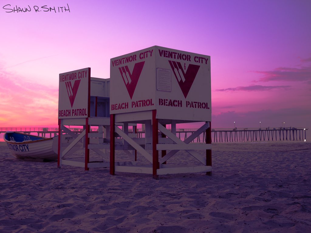 ShaunoftheSmith's tweet photo. The sky is looking a little alien in this one. But I like it. 
.
.
.
#ventnorcity #ventnorpier #lifeguardstand #vcbp #beachpatrol #southjersey #newjersey #southjerseyisbeautiful #newjerseyisbeautiful #lifeguardboat https://t.co/nHW0F0uKJZ