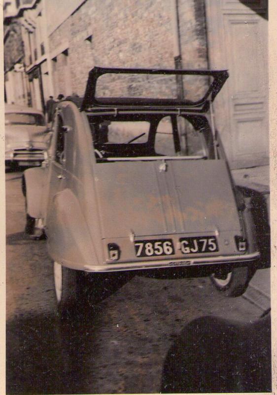 Watson2cv's tweet photo. Quel modèle est ce 2cv particulier? 🤔 https://t.co/CtpzZ36HIE