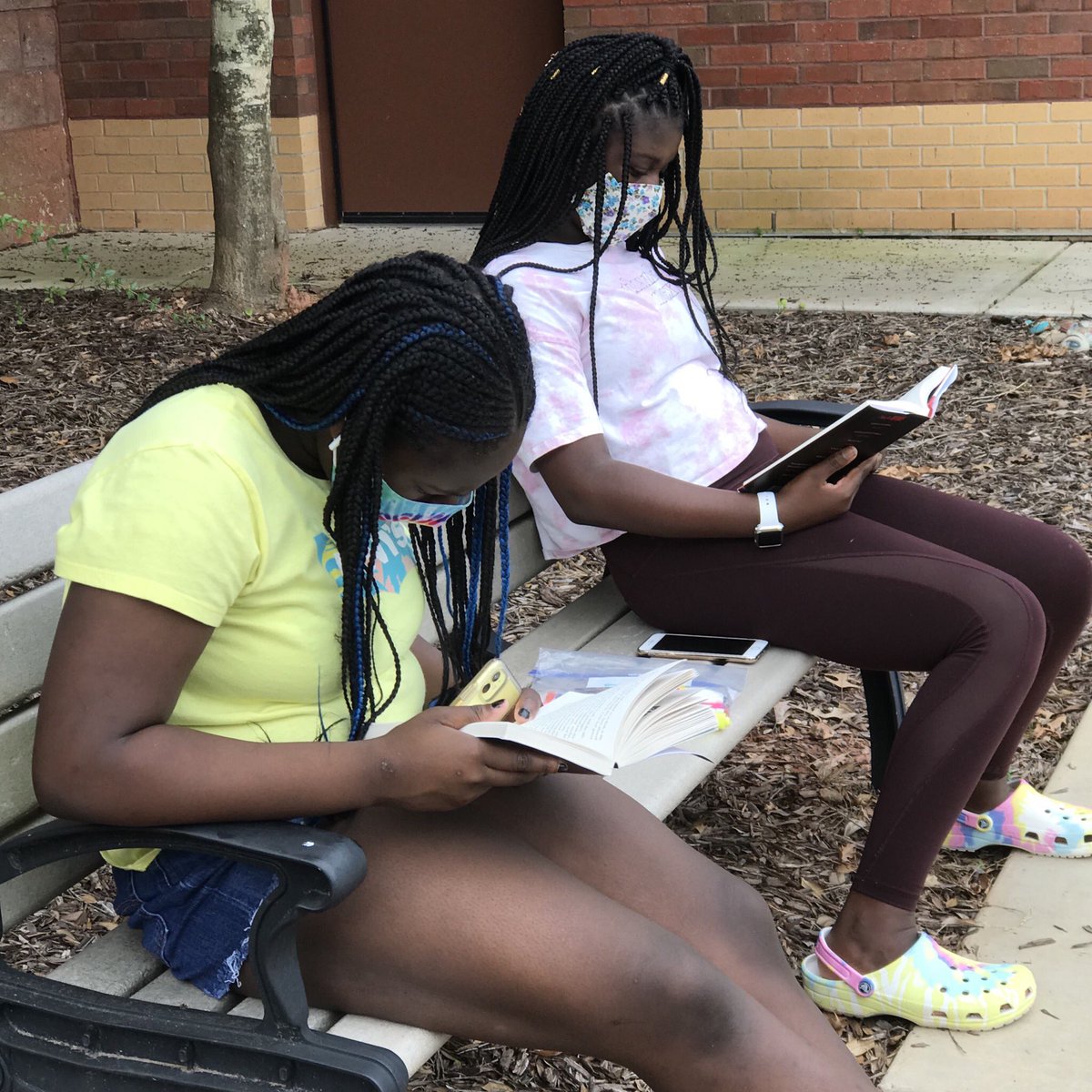WA_Camps's tweet photo. Summer Reading Camps are all over campus this week!  Some taking advantage of outdoor classroom space! 📖 👩🏻‍🏫 📚 @woodwardacademy #wacamps #wa #woodward #woodwardway #summercamps #summercamp #collegepark #summer2020 https://t.co/TMgAK1GarH