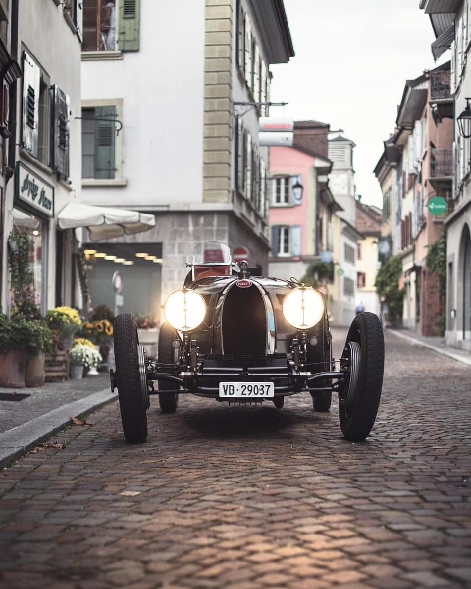 TKrankshaft's tweet photo. The year was 1919. It's just been a few weeks after the World War 1 ended and the Treaty of Versailles was signed between Germany and the Allied Powers... To read more visit our website https://t.co/QYfKBjKgnr
📸 @focus_on_cars
#type37
#thekrankshaft @Bugatti https://t.co/NR9QleqXTc
