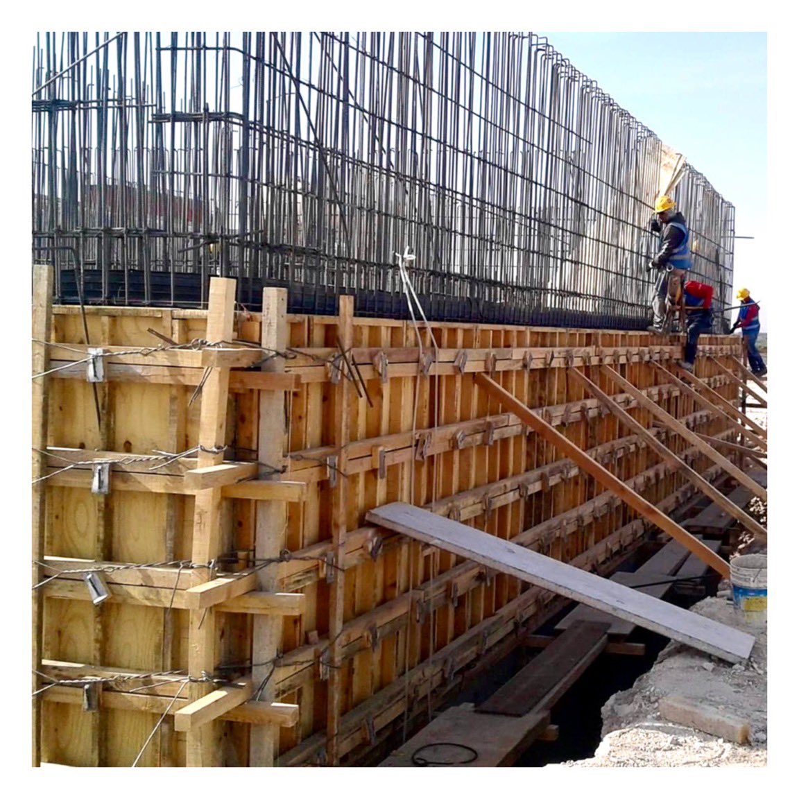 Sambler_Ing's tweet photo. Acero de refuerzo 

#Sambleringenieros #Estructuras #Concreto #Construccion #Arquitectura #IngenieriaCivil #Ingenieros #Planos #Obras #buildings #engineering #architecture #construction #civilengineer #civilwork #building #loveforconstruction #passionforwork https://t.co/4rq6w0RMN0